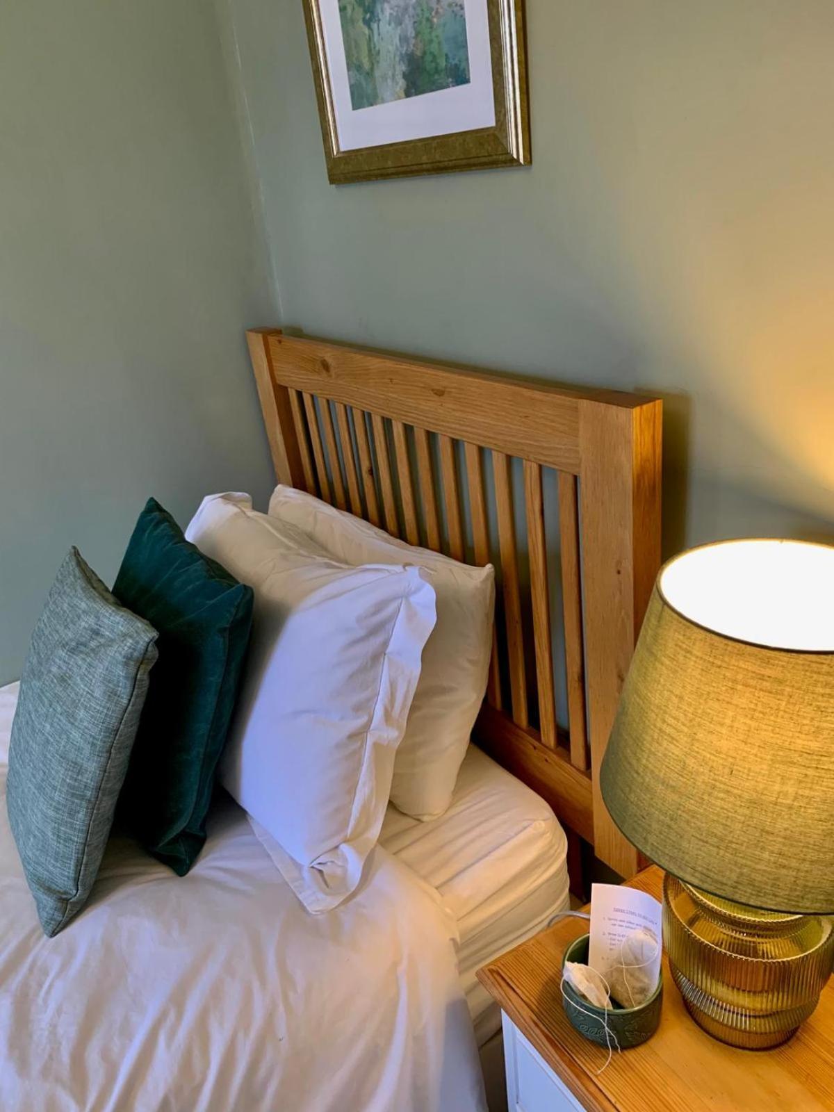 Gyves House Hotel Eastbourne Bagian luar foto